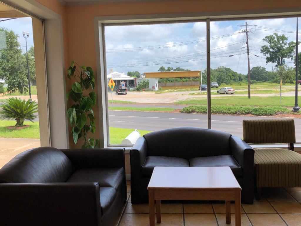 Deluxe Inn photo