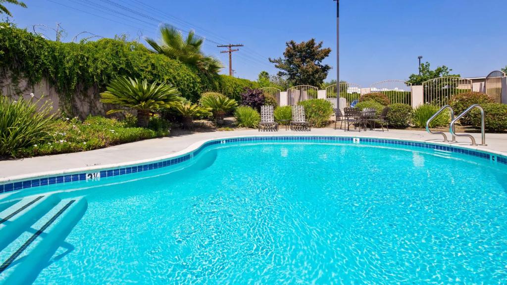 Best Western Plus Route 66 Glendora Inn Photo 6