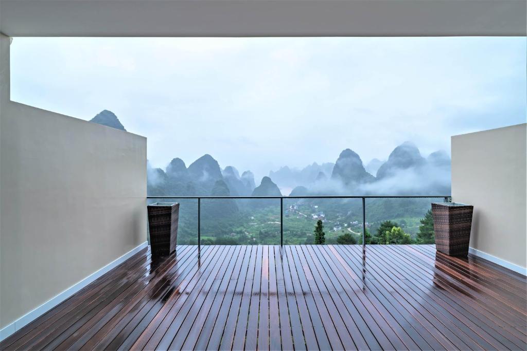 Misty Wonderland ,Yangshuo Xingping photo