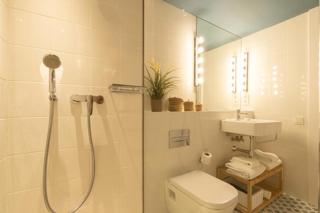 Port Plaza Apartments - 4