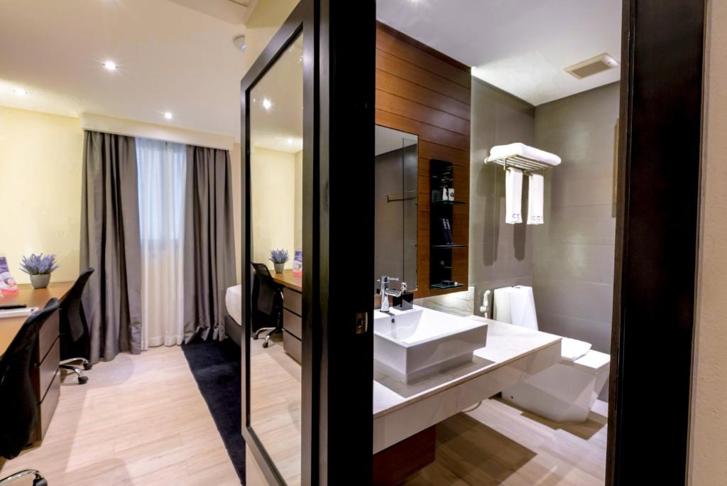 Manila Coro Hotel Additional