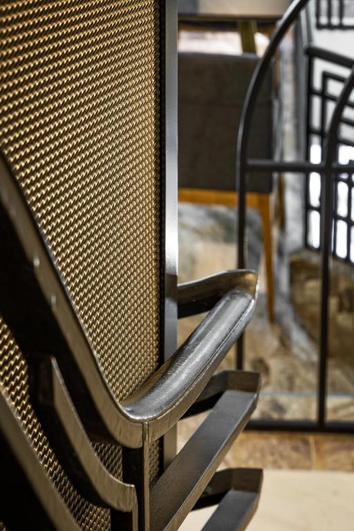 アテニアン フォス (Athenian Foss) 外観