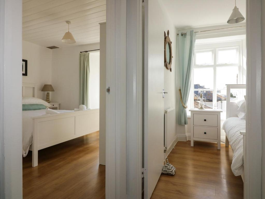Harbourside Cottage (Torquay) - photo 2