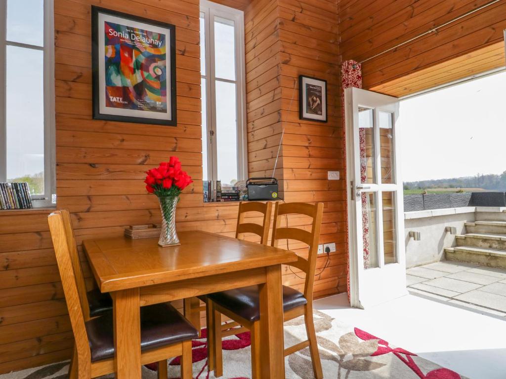 Avonside Cottage, Pill photo 8