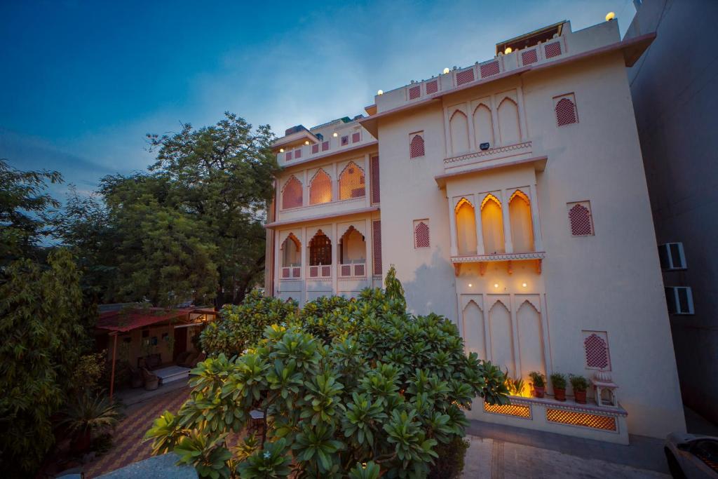 Hotel H R Palace photo
