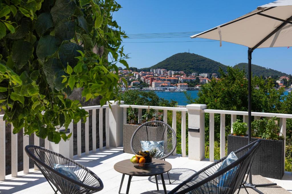 Apartments and Rooms Villa Naida photo