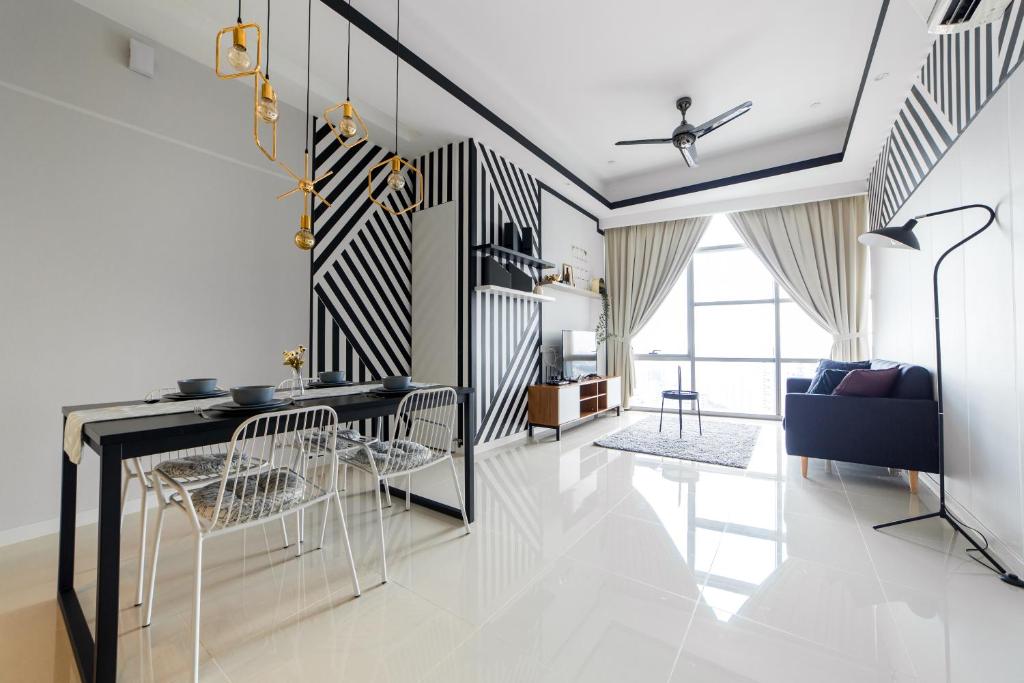 Azure Residences by Sleepy Bear Paradigm Mall, Petaling Jaya