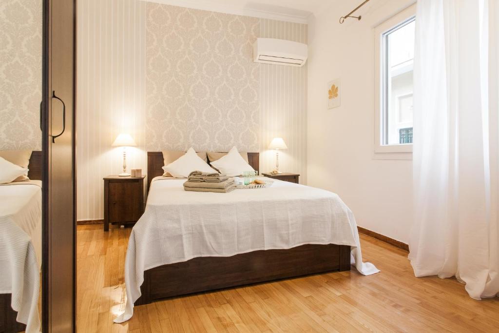 Classy private double rooms in apartment next to Acropolis — Hotel in Athens