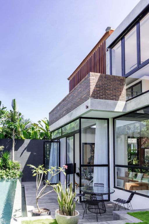 Villa Pakuk photo