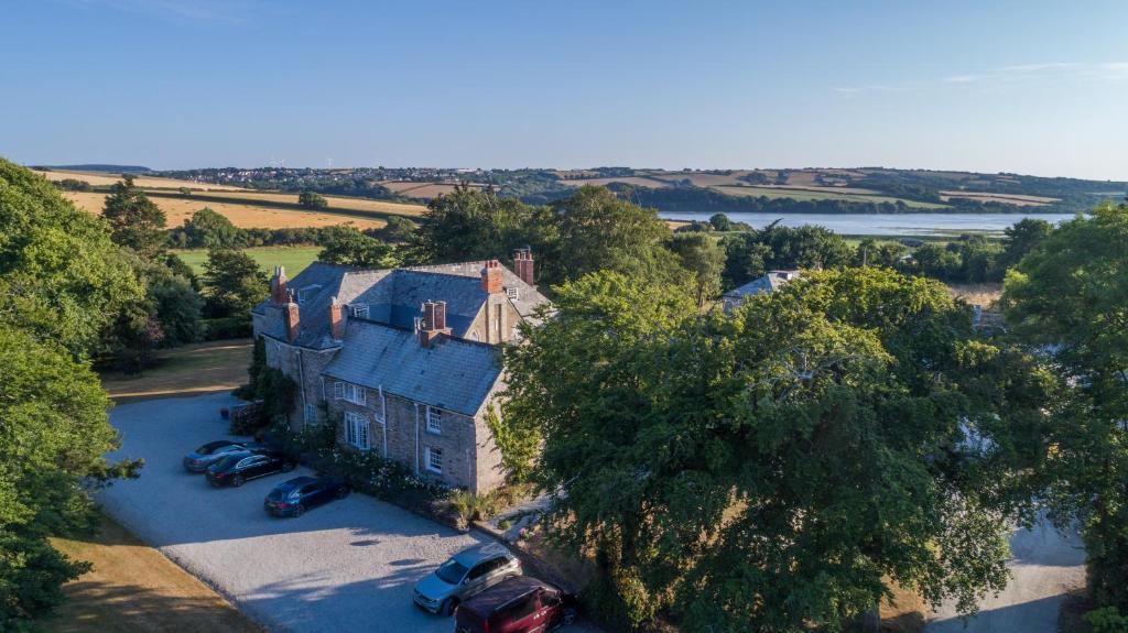Trewornan Manor — Hotel in Wadebridge