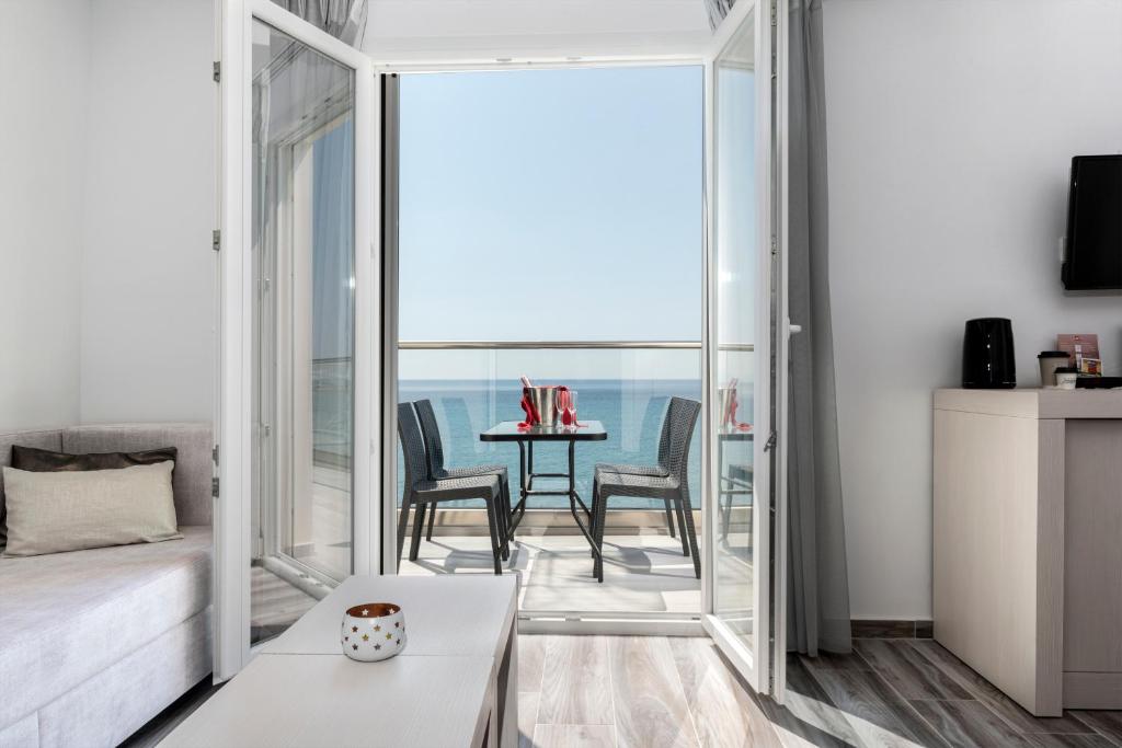 Kyma Rooms & Suites — Hotel rooms in Kardamena, South Aegean