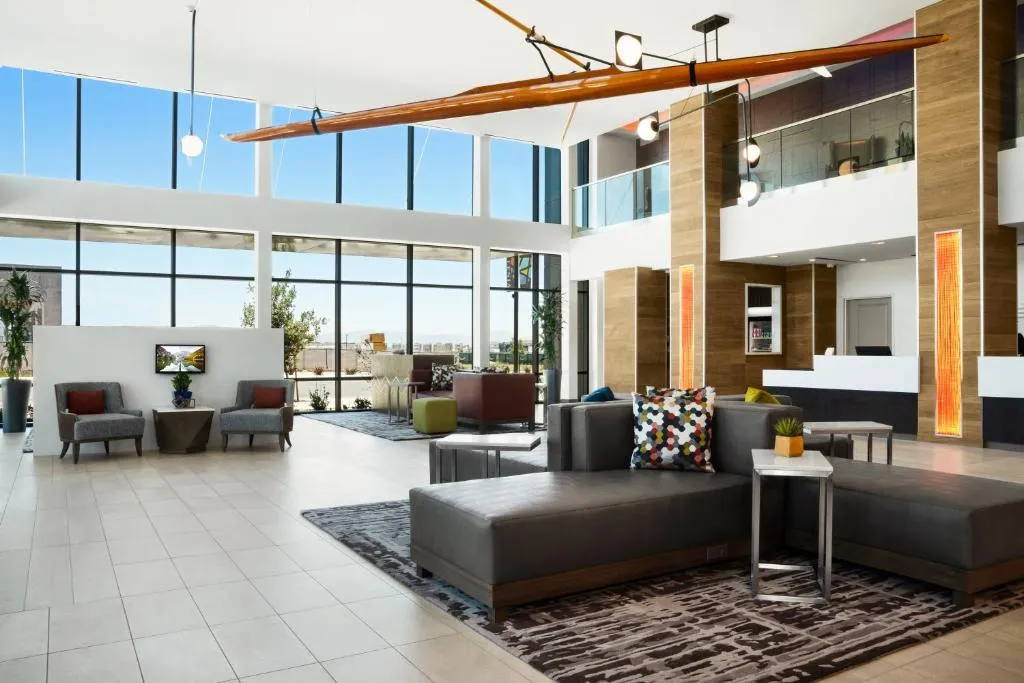 Ayres Hotel San Diego South - Chula Vista，位于丘拉维斯塔的酒店