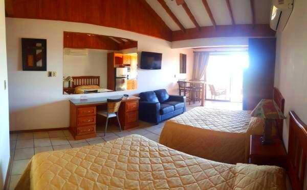 Flamingo Marina Resort Studio photo