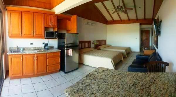 Flamingo Marina Resort Studio photo