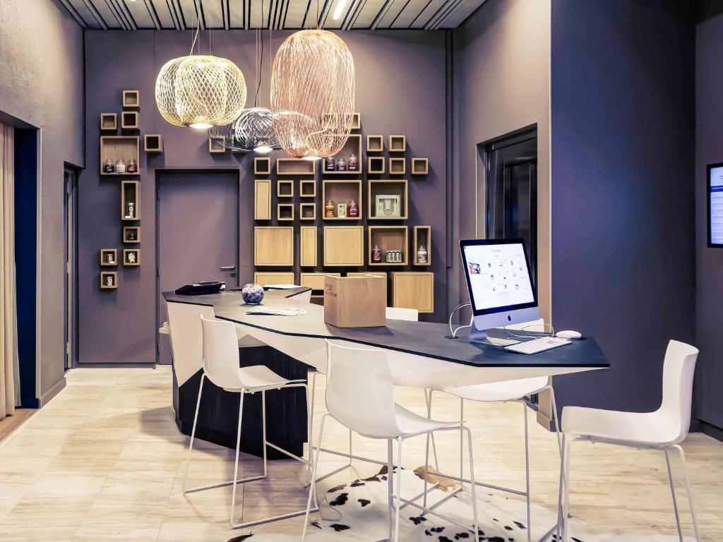 Hotel Mercure Lyon Charbonnieres photo