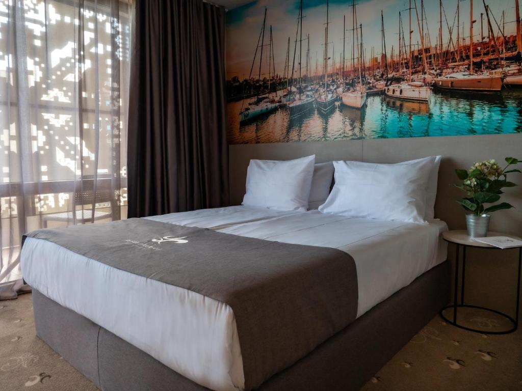 Aqua Paradise Resort & Aqua Park — Hotel rooms in Nessebar, Burgas Region