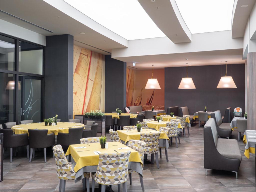 Aqua Paradise Resort & Aqua Park — Restaurant & bars in Nessebar, Burgas Region