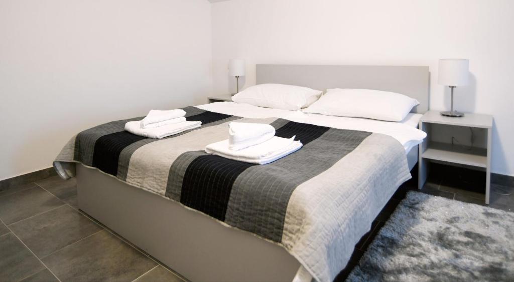 Filipovic rent a car & apartments photo