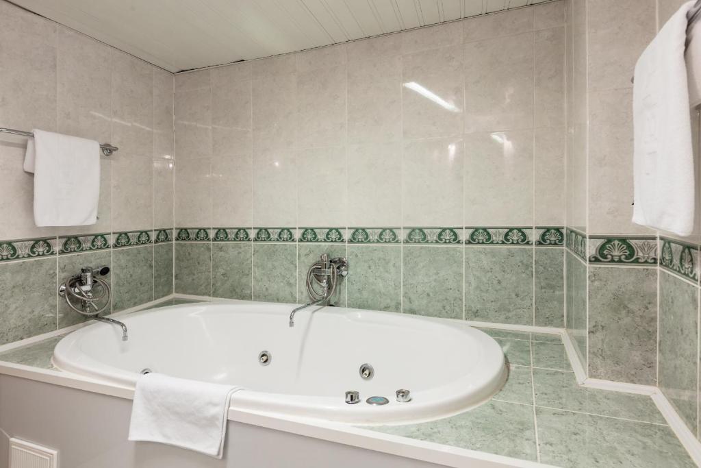 Hotel Bistra, Resort Mavrovo photo