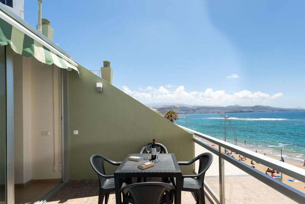 Front line with nice terrace By CanariasGetaway, Las Palmas de Gran Canaria