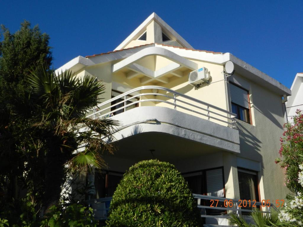 Apartments Sino More — Hotel in Tivat