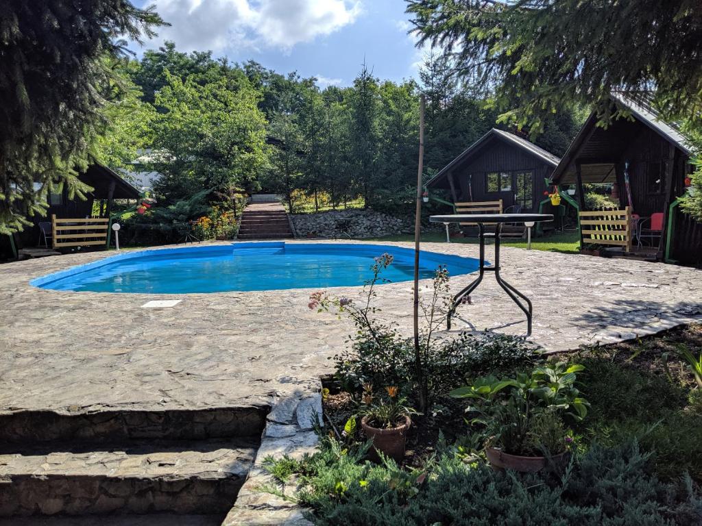 Camping Robinson Country Club Oradea — Hotel in Oradea