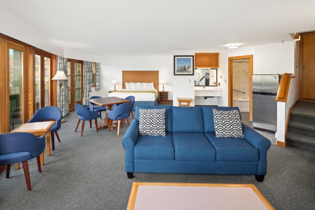 Canadian Princess Lodge & Marina photo