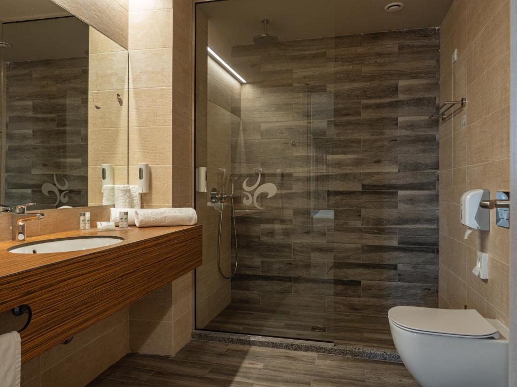 Aqua Paradise Resort & Aqua Park — Hotel rooms in Nessebar, Burgas Region