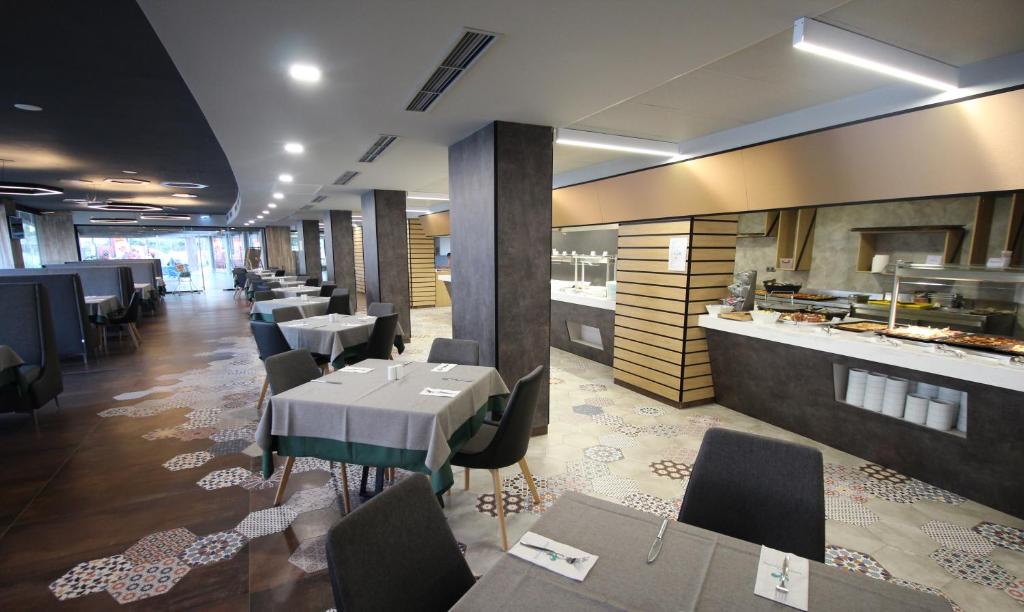 Aqua Paradise Resort & Aqua Park — Restaurant & bars in Nessebar, Burgas Region