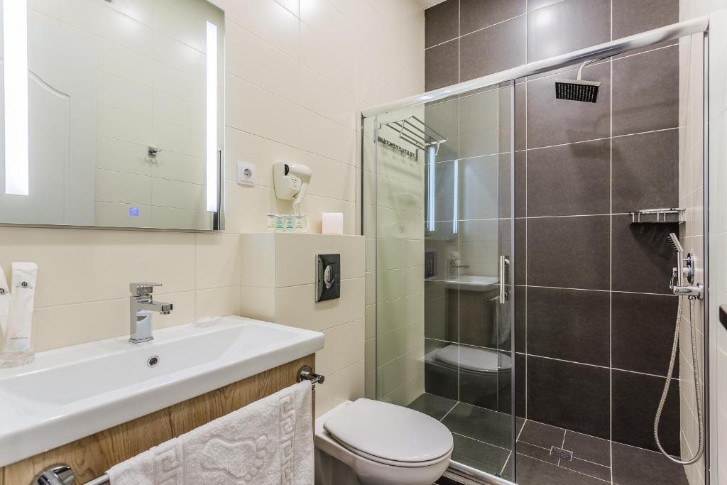 8 Rooms Apartotel On Meidan photo