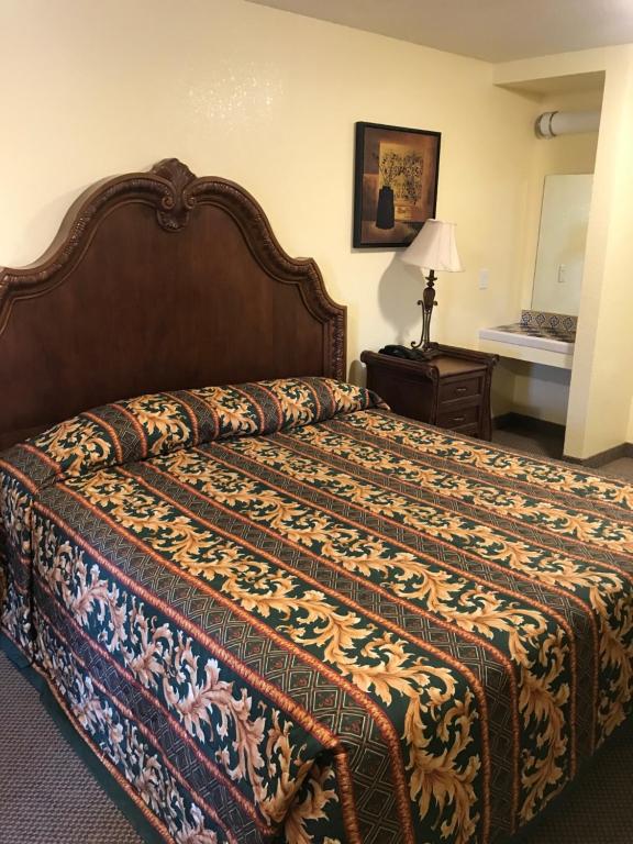 Hacienda Motel photo