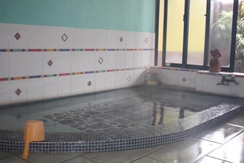 Hot spring bath