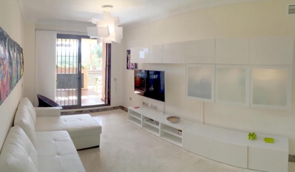 Modern Ground Floor Calanova Golf Apartment - 3