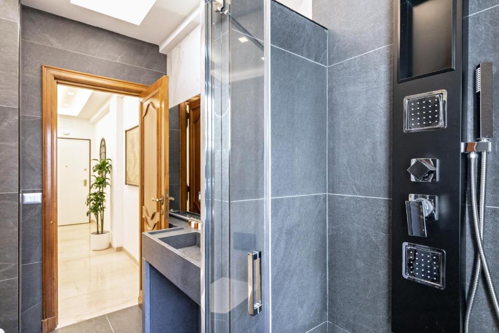 First Class Rome Apartments - 4