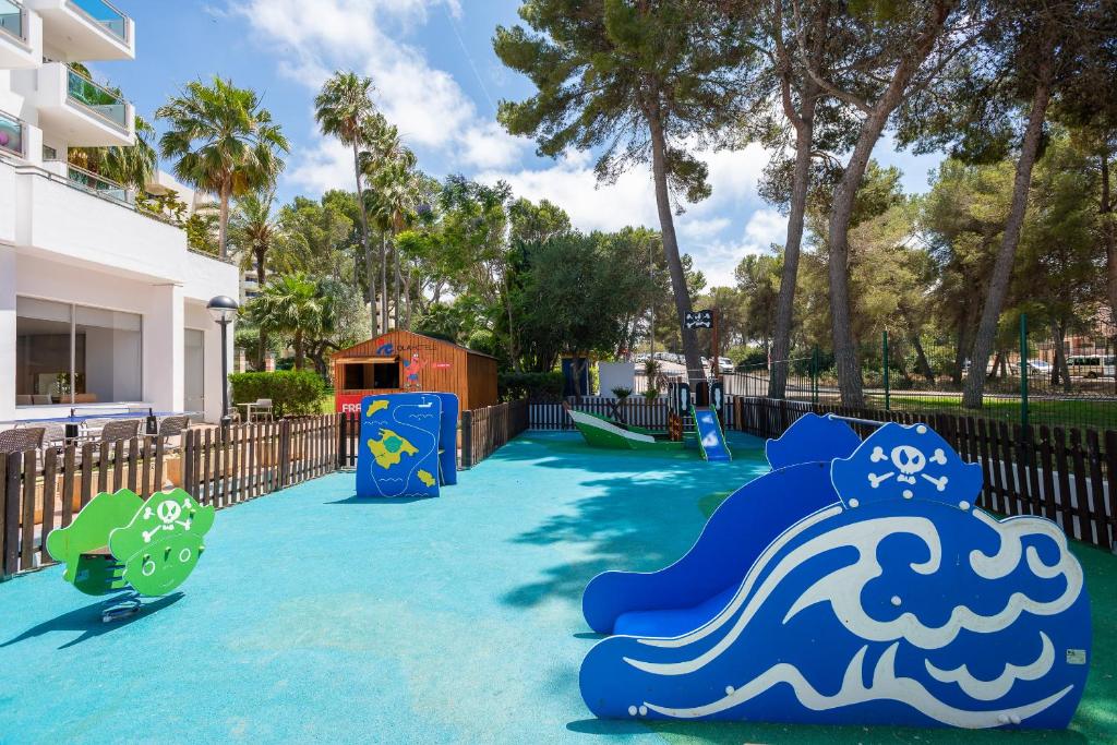 Globales Maioris — Attractions for children in Maioris Decima, Balearic Islands