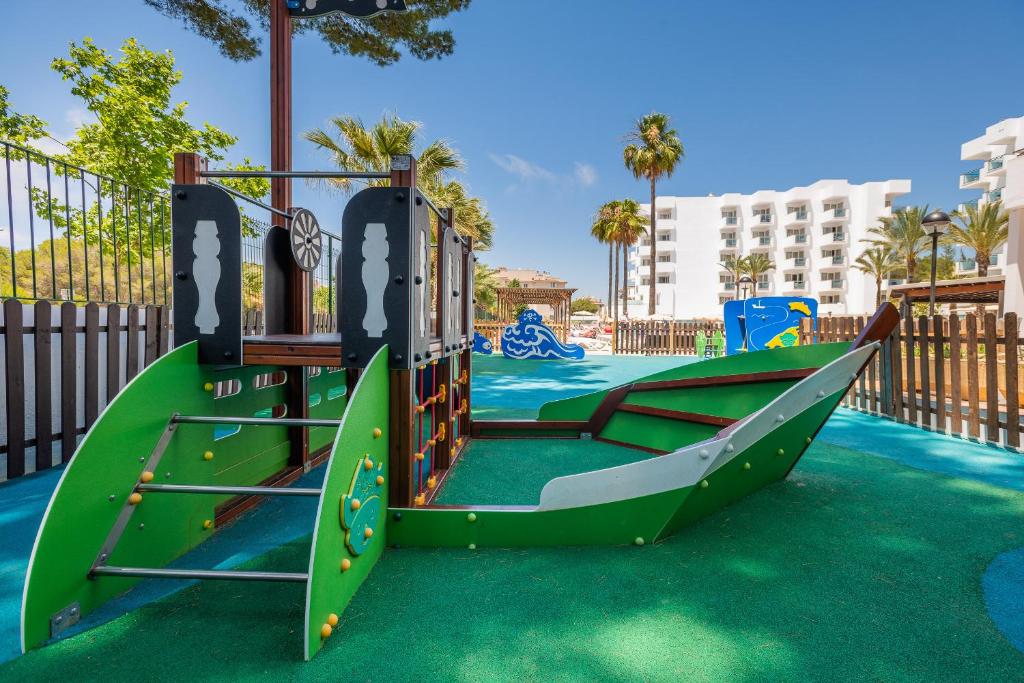 Globales Maioris — Attractions for children in Maioris Decima, Balearic Islands