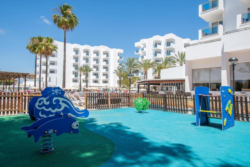 Globales Maioris — Attractions for children in Maioris Decima, Balearic Islands
