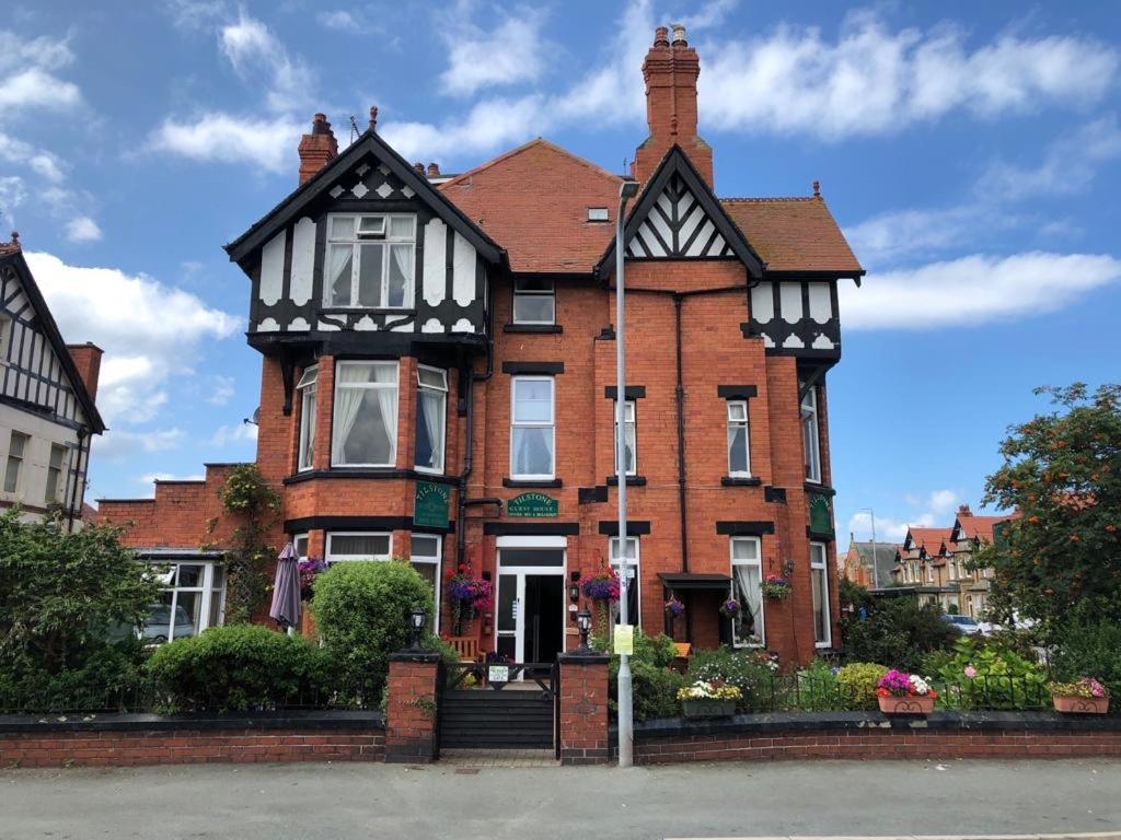 The Tilstone Guest House — Hotel in Llandudno