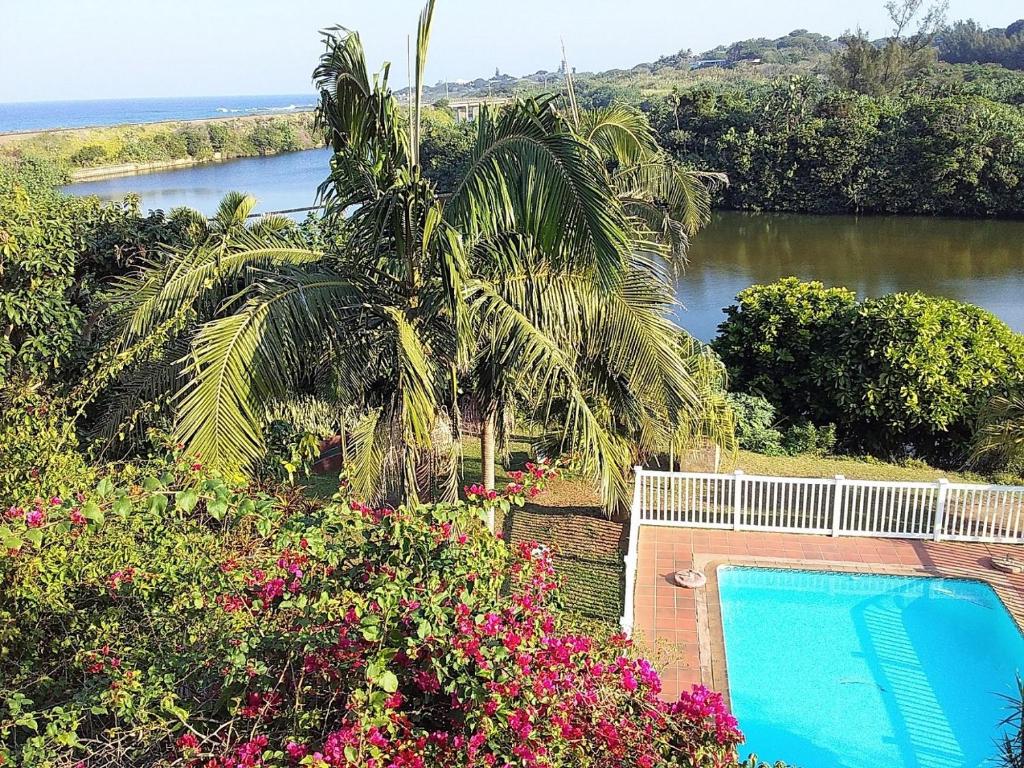 The Tweni Waterfront Guest Lodge — Hotel in Port Shepstone
