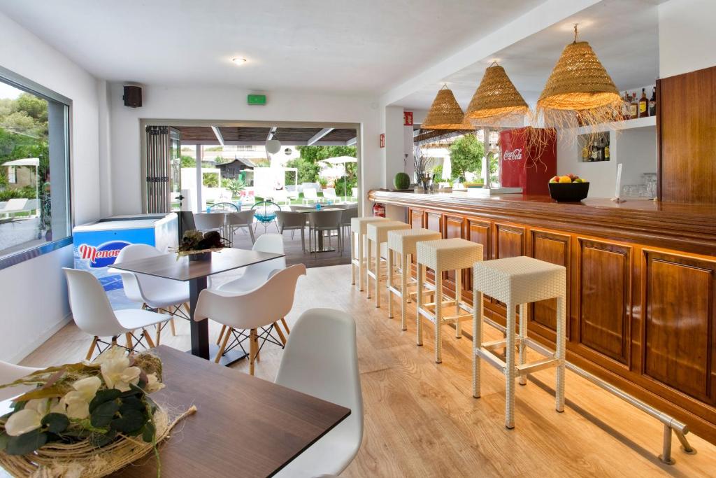 Flacalco Hotel & Apartments — Restaurant & bars in Cala Ratjada, Balearic Islands
