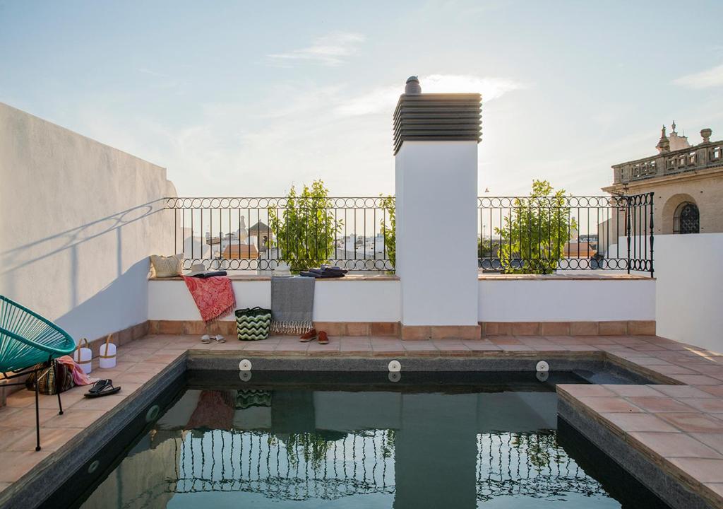 Feria Pool & Luxury photo