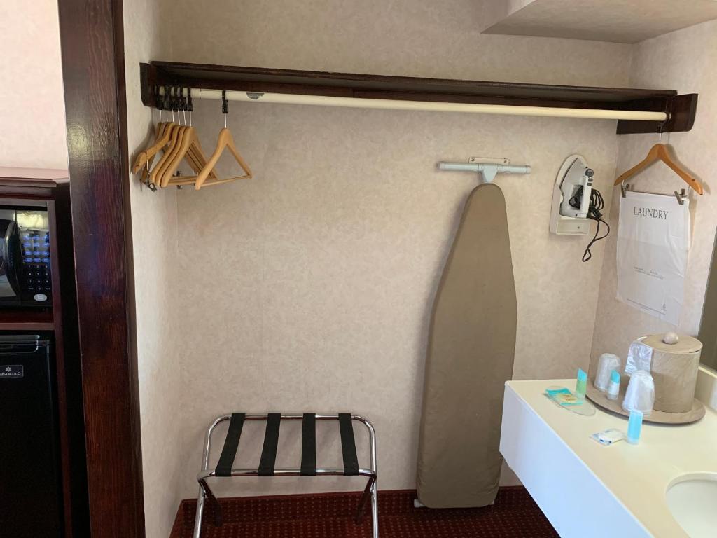 Regency Inn photo
