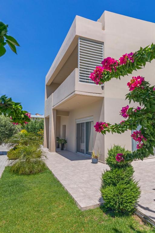 Rainbow Luxurious Villa in Ialysos photo
