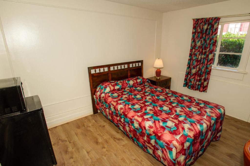 Coach House Inn photo
