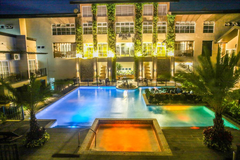 Swimming pool, Royale Parc Hotel Tagaytay in Tagaytay