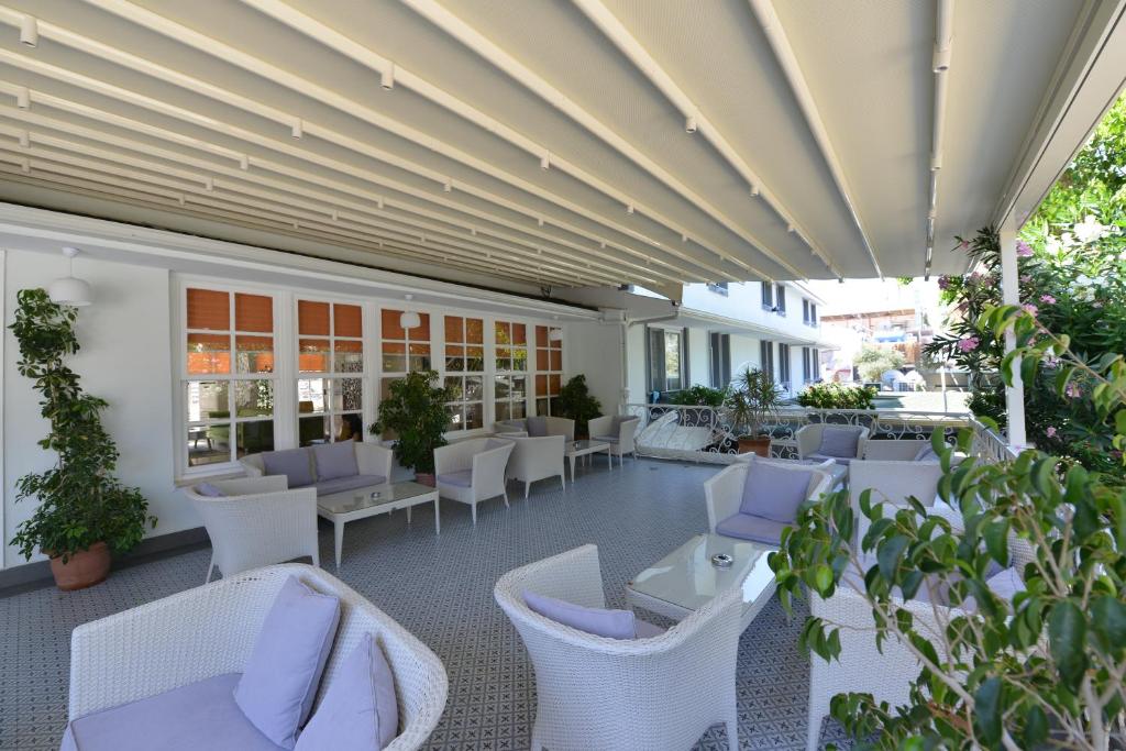 フロント・ロビー