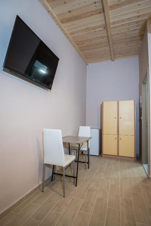 Camping & Rooms Kariotes photo