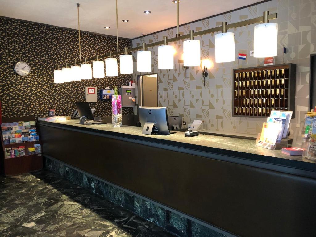 Grand Hotel Central Photo 4