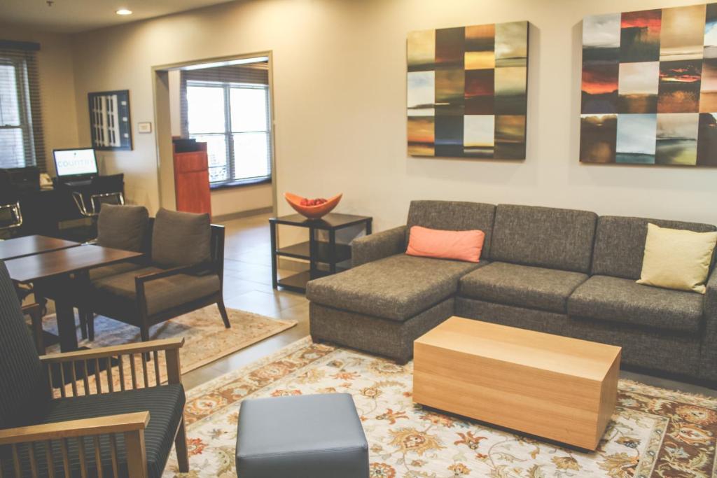 Country Inn & Suites by Radisson, Washington Dulles International Airport, VA photo