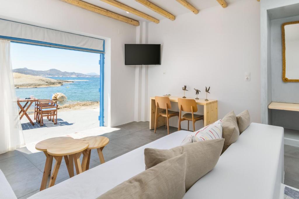 Beach Suite Syrma — Hotel in Milos Island